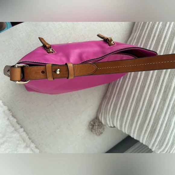 Dooney & Bourke Fuschia hobo bag - Picture 3 of 11